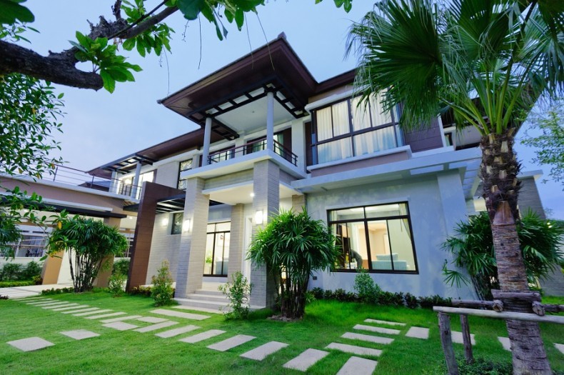 Important Things to Consider Before Buying a Property in Another Country
